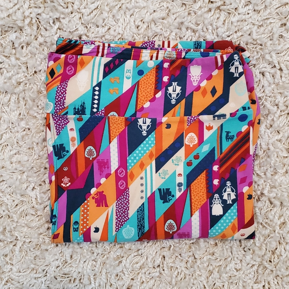 Snow White rainbow leggings